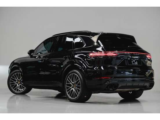 PORSCHE-CAYENNE-2019