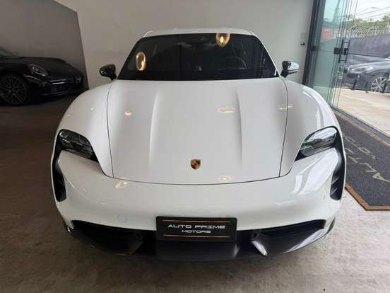 PORSCHE-TAYCAN-2022