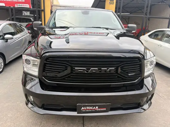 RAM 1500 5.7 V8 GASOLINA LIMITED NIGHT EDITION CD 4X4 AUTOMÁTICO