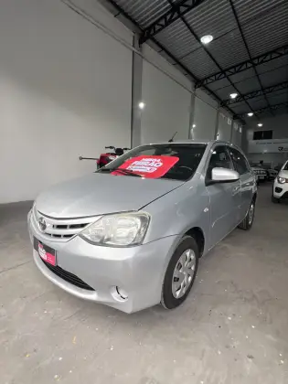 TOYOTA ETIOS 1.5 XS 16V FLEX 4P AUTOMÁTICO TOYOTA ETIOS 1.5 XS 16V FLEX 4P AUTOMÁTICO