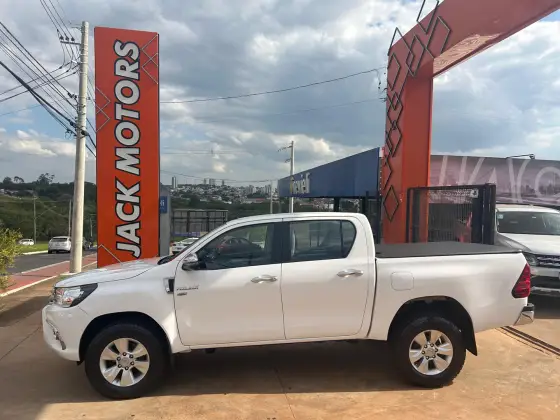 TOYOTA HILUX 2.7 SR 4X2 CD 16V FLEX 4P MANUAL