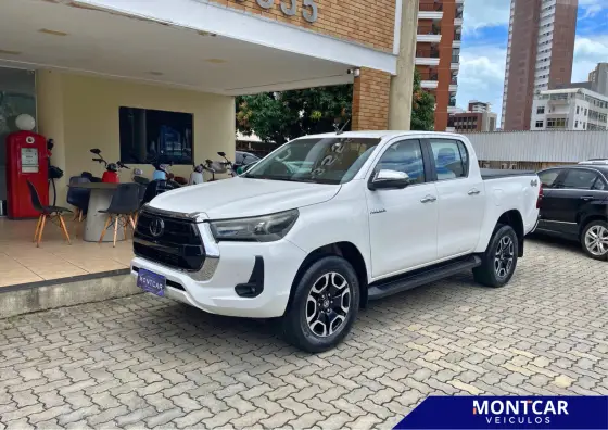 TOYOTA HILUX 2.8 D-4D TURBO DIESEL CD SRV 4X4 AUTOMÁTICO TOYOTA HILUX 2.8 D-4D TURBO DIESEL CD SRV 4X4 AUTOMÁTICO