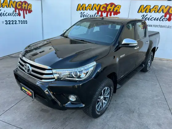 TOYOTA HILUX 2.8 SRX 4X4 CD 16V DIESEL 4P AUTOMÁTICO TOYOTA HILUX 2.8 SRX 4X4 CD 16V DIESEL 4P AUTOMÁTICO