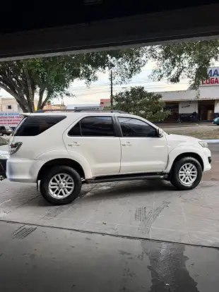 TOYOTA-HILUX SW4-2015