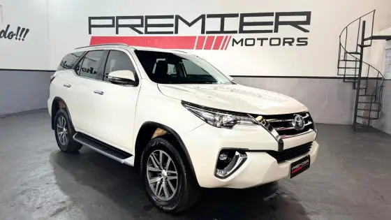 TOYOTA HILUX SW4 2.8 SRX 4X4 16V TURBO INTERCOOLER DIESEL 4P AUTOMÁTICO