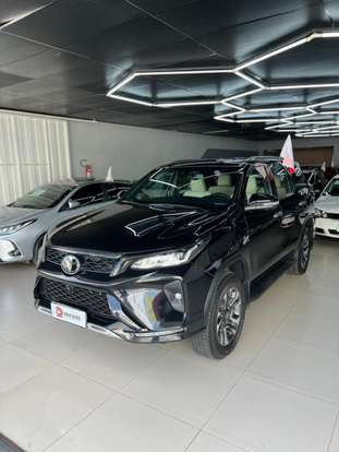 TOYOTA-HILUX SW4-2024
