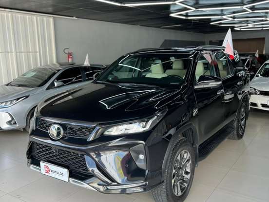 TOYOTA-HILUX SW4-2.8 D-4D TURBO DIESEL DIAMOND 7L 4X4 AUTOMÁTICO TOYOTA-HILUX SW4-2024