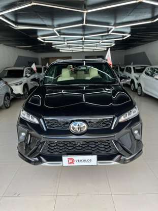 TOYOTA-HILUX SW4-2.8 D-4D TURBO DIESEL DIAMOND 7L 4X4 AUTOMÁTICO TOYOTA-HILUX SW4-2024