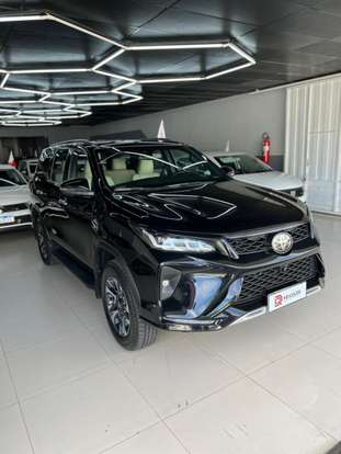 TOYOTA-HILUX SW4-2024