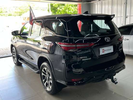 TOYOTA-HILUX SW4-2.8 D-4D TURBO DIESEL DIAMOND 7L 4X4 AUTOMÁTICO TOYOTA-HILUX SW4-2024