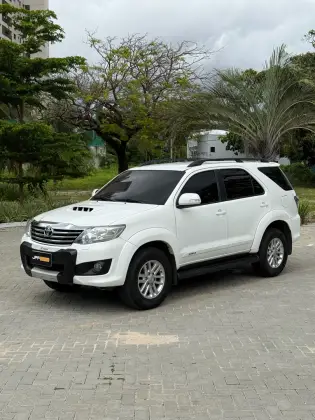 TOYOTA HILUX SW4 3.0 SRV 4X4 16V TURBO INTERCOOLER DIESEL 4P AUTOMÁTICO TOYOTA HILUX SW4 3.0 SRV 4X4 16V TURBO INTERCOOLER DIESEL 4P AUTOMÁTICO