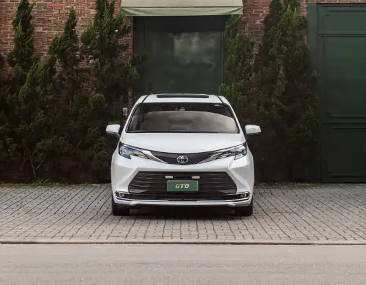 TOYOTA-SIENNA-2024