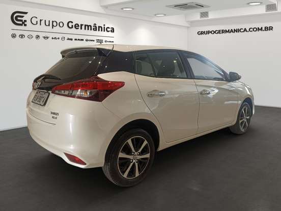 TOYOTA-YARIS-2018