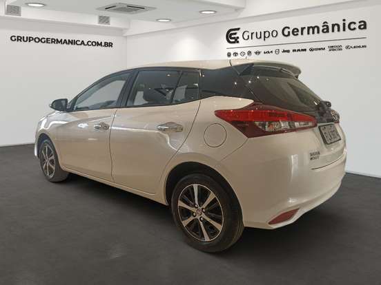 TOYOTA-YARIS-2018