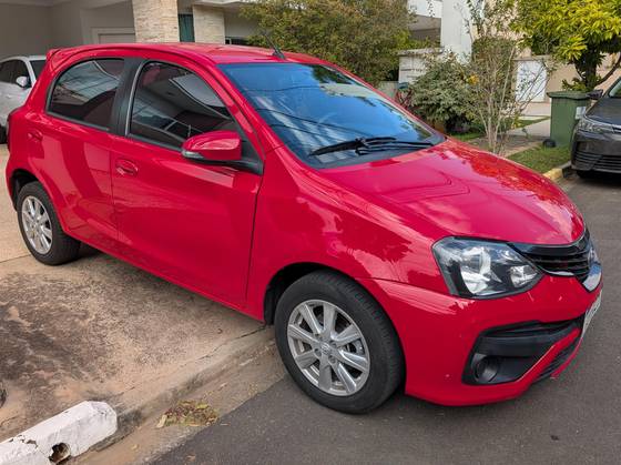 TOYOTA ETIOS 1.5 X PLUS 16V FLEX 4P AUTOMÁTICO