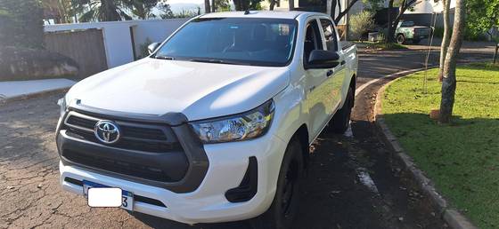 TOYOTA HILUX 2.8 D-4D TURBO DIESEL CD POWER PACK 4X4 MANUAL