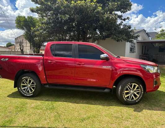 TOYOTA-HILUX-2020