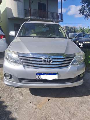 TOYOTA-HILUX SW4-2013