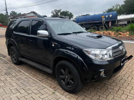 TOYOTA HILUX SW4 3.0 SRV 4X4 16V TURBO INTERCOOLER DIESEL 4P AUTOMÁTICO