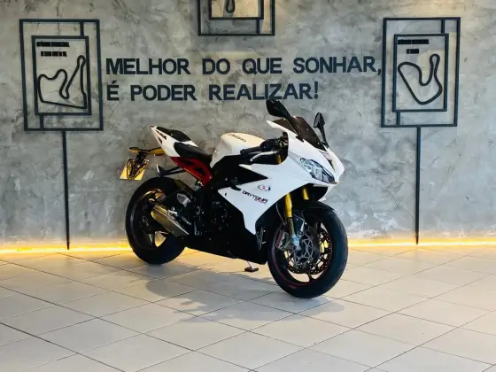 TRIUMPH DAYTONA 675 ABS TRIUMPH DAYTONA 675 ABS