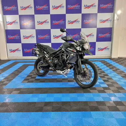 TRIUMPH TIGER 800 XCA TRIUMPH TIGER 800 XCA