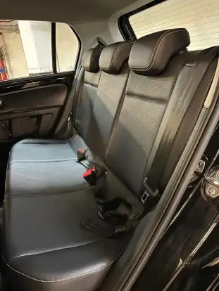 VOLKSWAGEN-UP-2018