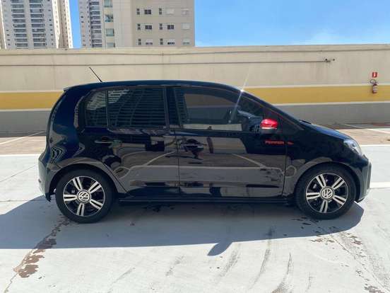 VOLKSWAGEN-UP-2018
