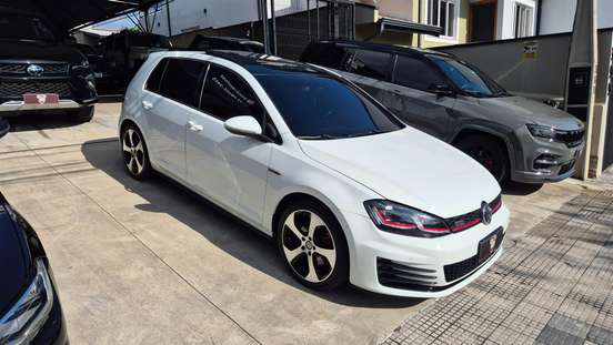 VOLKSWAGEN-GOLF-2015