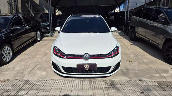 VOLKSWAGEN-GOLF-2015