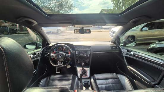 VOLKSWAGEN-GOLF-2015