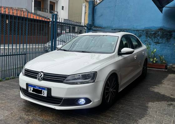 VOLKSWAGEN JETTA 2.0 TSI HIGHLINE 200CV GASOLINA 4P TIPTRONIC