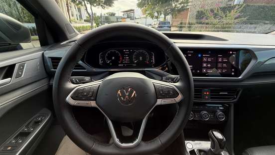 VOLKSWAGEN-TAOS-2022