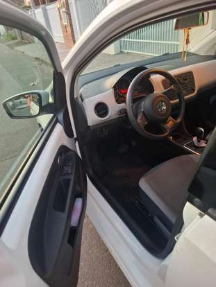 VOLKSWAGEN-UP-2014