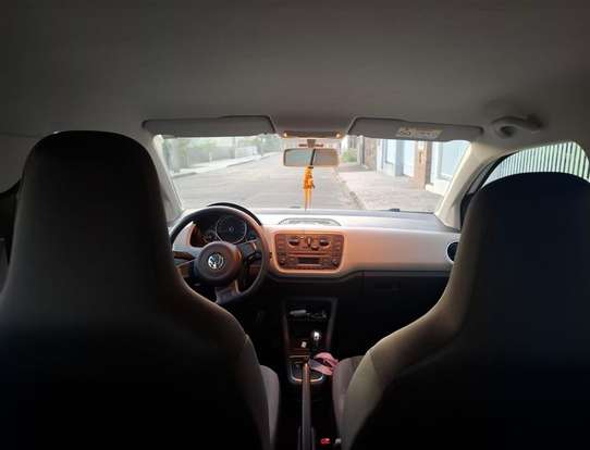 VOLKSWAGEN-UP-2014