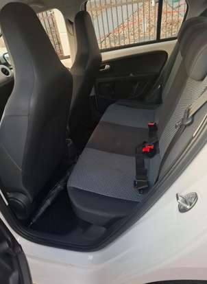 VOLKSWAGEN-UP-2014