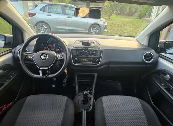 VOLKSWAGEN-UP-2018