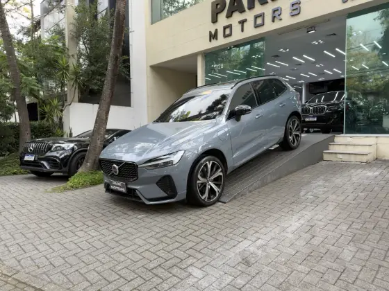 VOLVO XC60 2.0 T8 RECHARGE R-DESIGN AWD GEARTRONIC