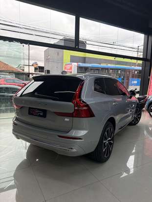 VOLVO-XC60-2023