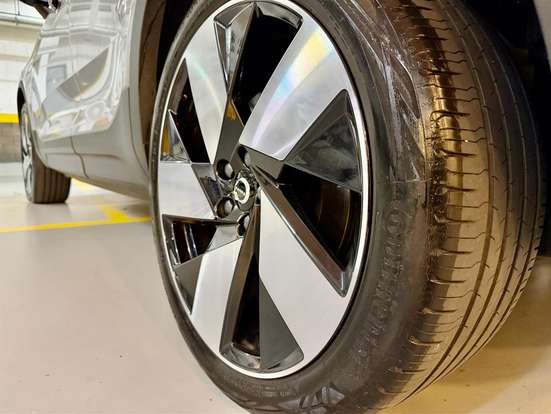 VOLVO-C40-P8 RECHARGE TWIN ELECTRIC ULTIMATE AWD VOLVO-C40-2023