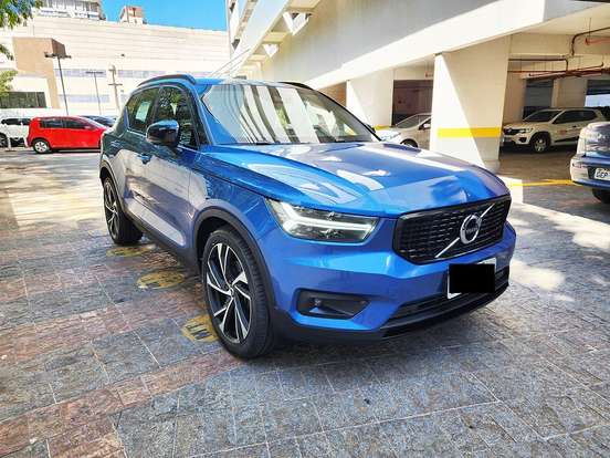VOLVO-XC40-2019