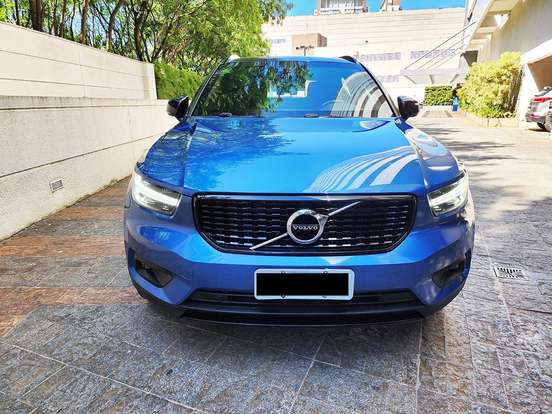 VOLVO-XC40-2019