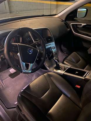 VOLVO-XC60-2016