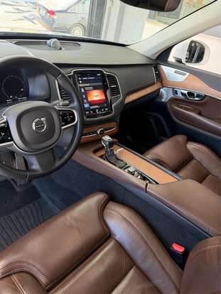 VOLVO-XC90-2019