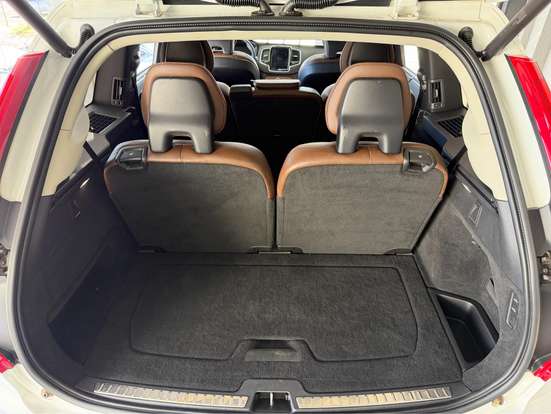 VOLVO-XC90-2019