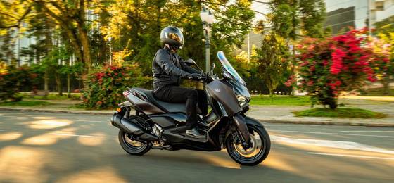 YAMAHA XMAX 300 CONNECTED ABS 