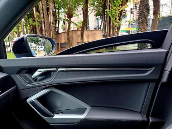 AUDI-Q3-2020