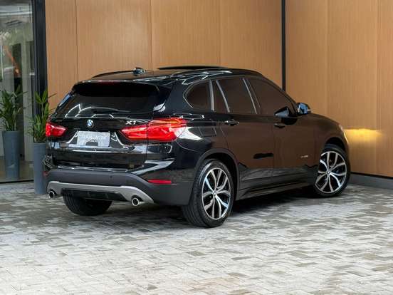 BMW-X1-2.0 16V TURBO ACTIVEFLEX XDRIVE25I SPORT 4P AUTOMÁTICO BMW-X1-2017