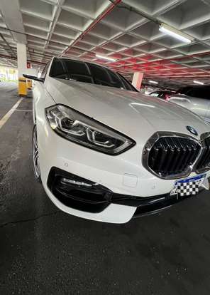 BMW-118i-2022