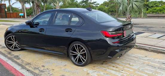 BMW-320i-2019