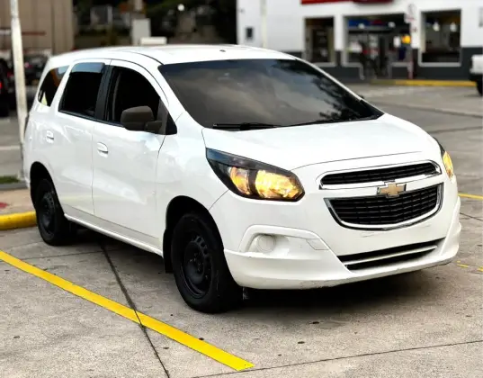 CHEVROLET SPIN 1.8 LT 8V FLEX 4P MANUAL CHEVROLET SPIN 1.8 LT 8V FLEX 4P MANUAL